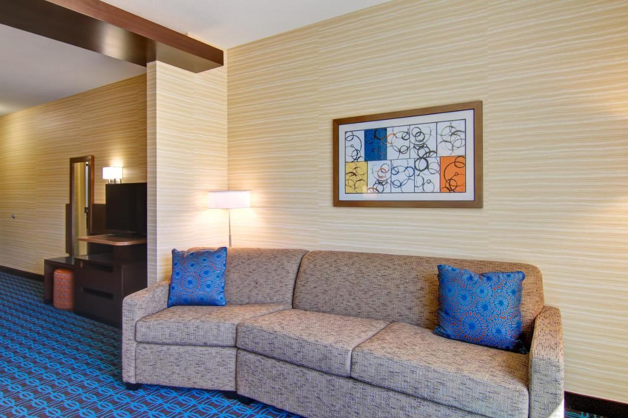 Fairfield Inn & Suites By Marriott Камлупс Екстериор снимка