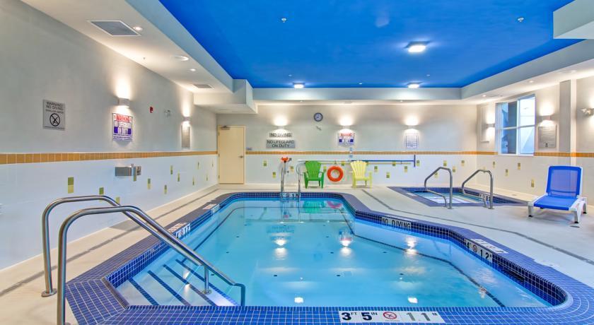 Fairfield Inn & Suites By Marriott Камлупс Екстериор снимка