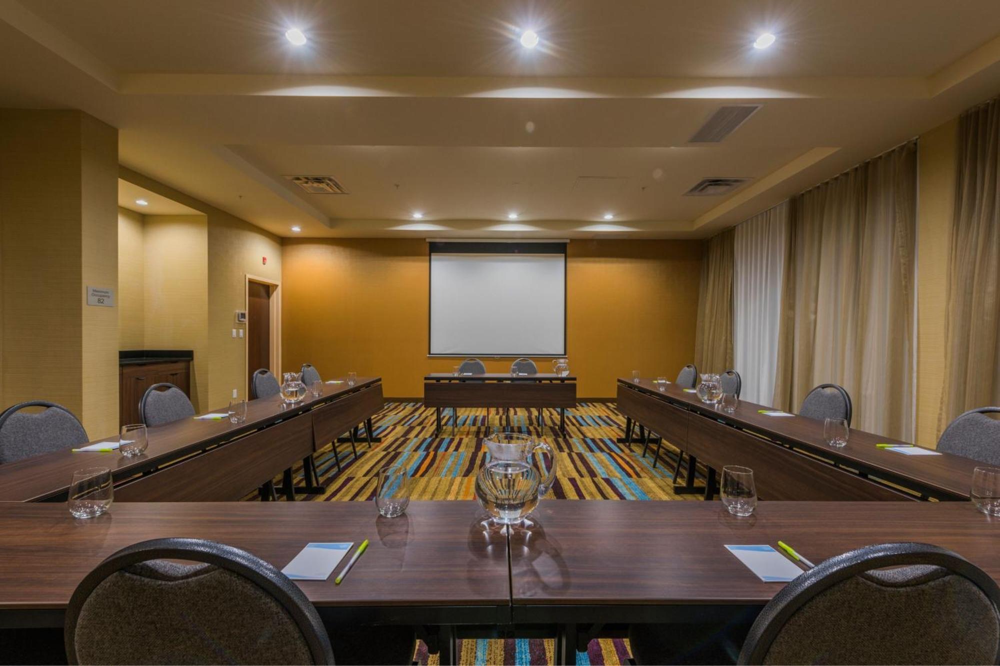 Fairfield Inn & Suites By Marriott Камлупс Екстериор снимка