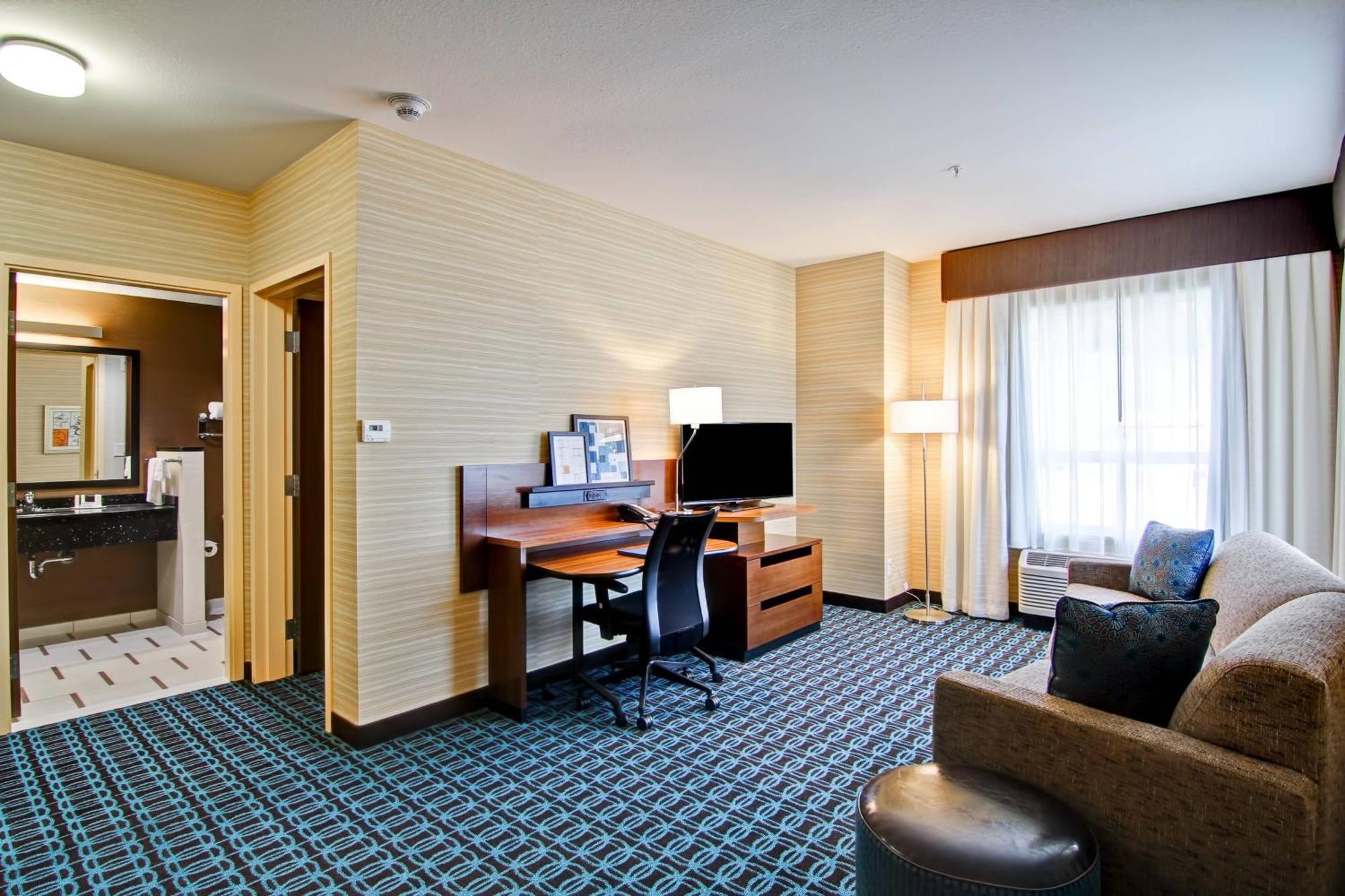Fairfield Inn & Suites By Marriott Камлупс Екстериор снимка