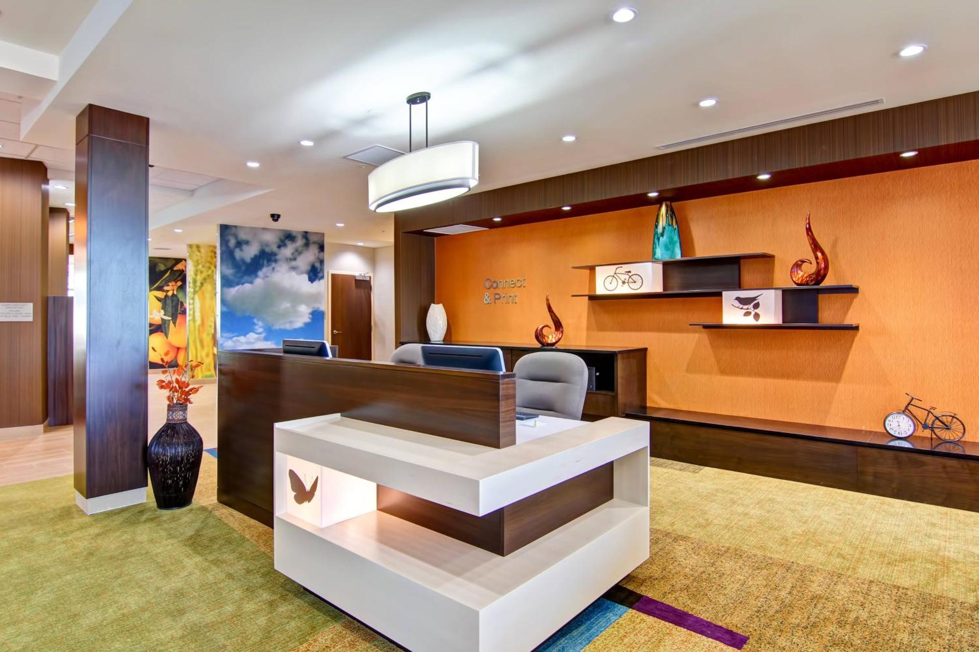 Fairfield Inn & Suites By Marriott Камлупс Екстериор снимка