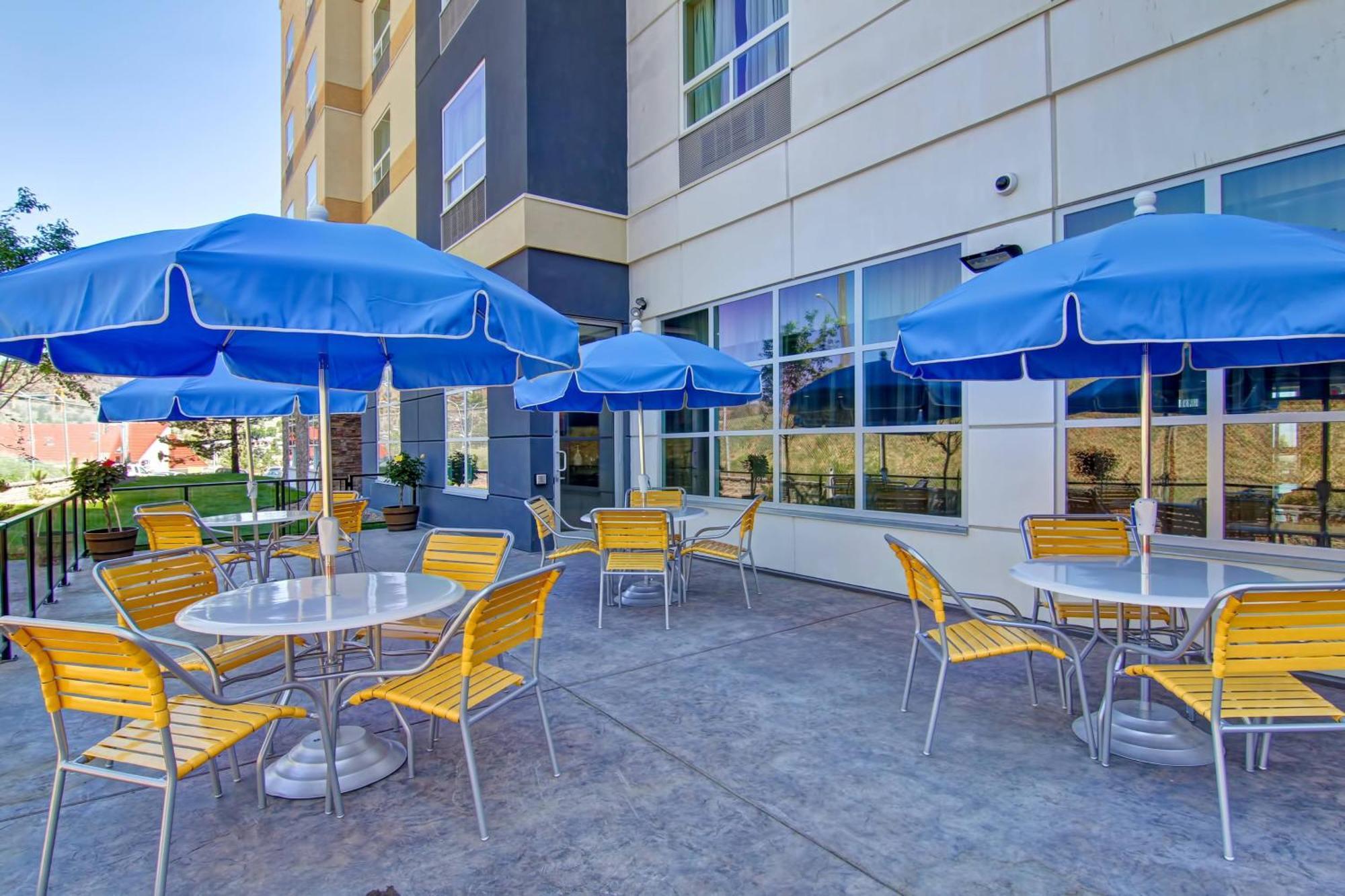 Fairfield Inn & Suites By Marriott Камлупс Екстериор снимка