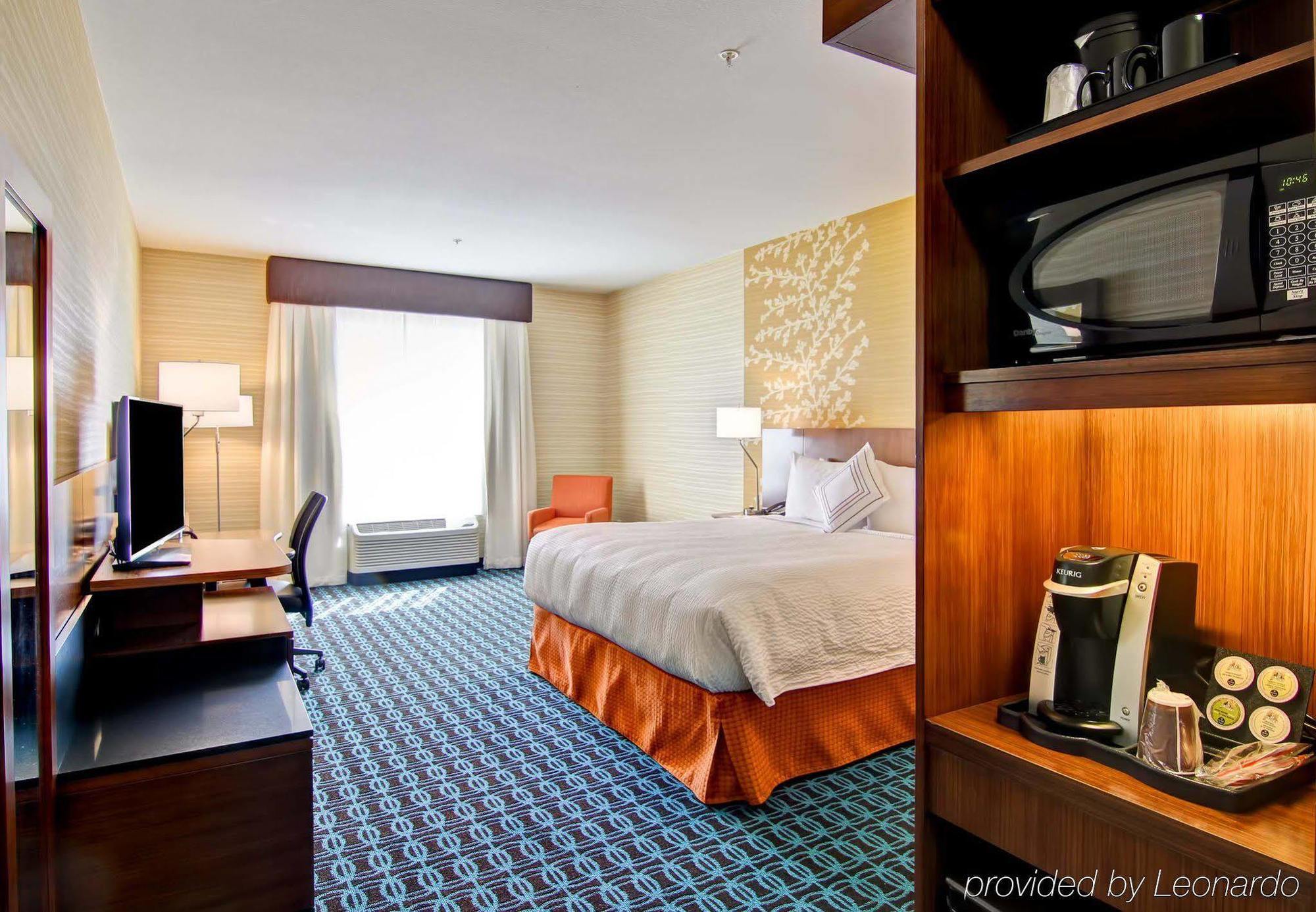 Fairfield Inn & Suites By Marriott Камлупс Екстериор снимка