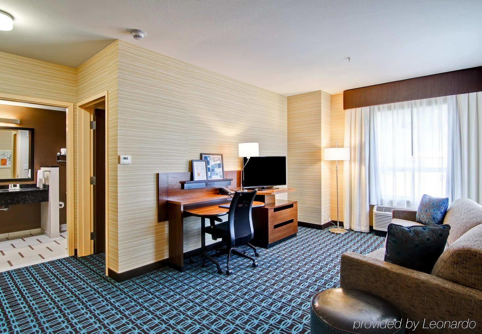Fairfield Inn & Suites By Marriott Камлупс Екстериор снимка