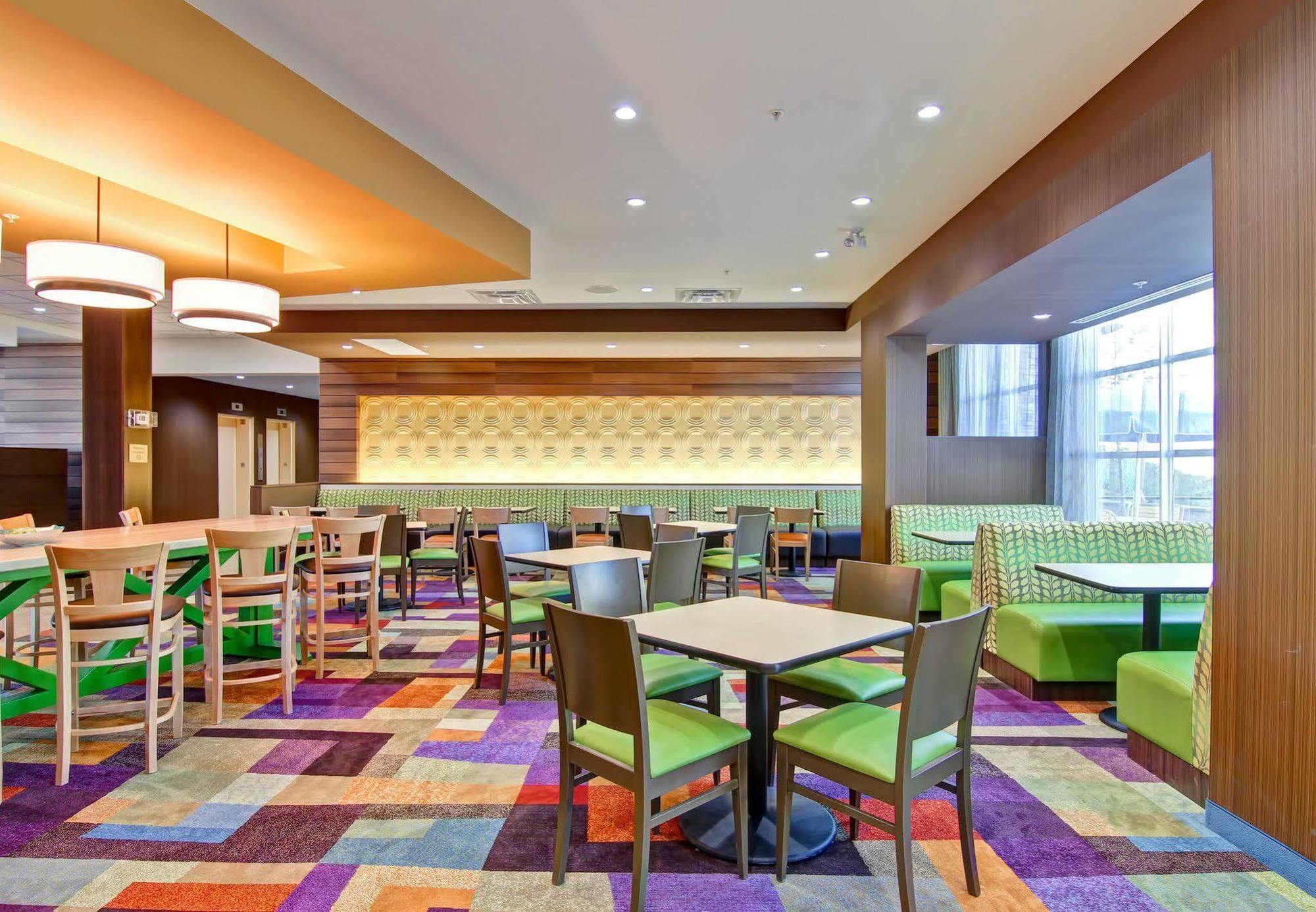 Fairfield Inn & Suites By Marriott Камлупс Екстериор снимка